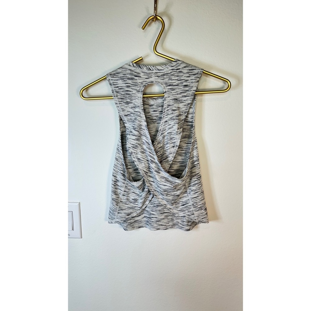 Lululemon Fast as Light Muscle Tank Crop Size 4 - Picture 9 of 13